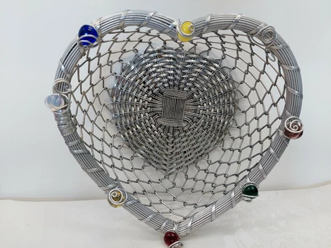 Dary Rees Original Art Wire Basket Heart Shape Colored Stones 10x10x4 Cover