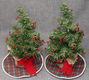 PAIR Tabletop Christmas Trees, Faux Berries 12" Tall + Plaid Tree Skirts EPOC - Imagen 1 de 9