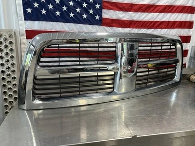 2010-2012 Dodge Ram 2500-3500 передняя решетка в сборе, хромированная ** см. фото ** - Изображение 1 из 4