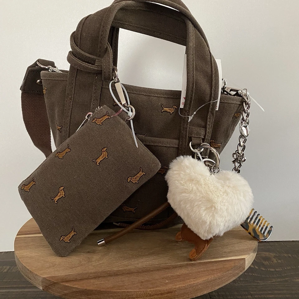 Mini Bolso Bandolera Viral Madden Girl Dachshund Marrón Lona Con Dijes Nuevo Con Etiquetas Foto 1 de 4