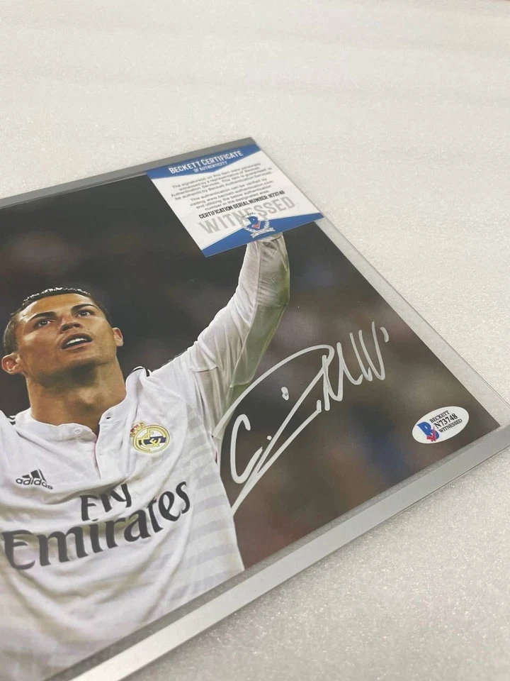 Cristiano Ronaldo Hand Signed Autographed Photo 8x10 BAS authentication - Image 1 of 3