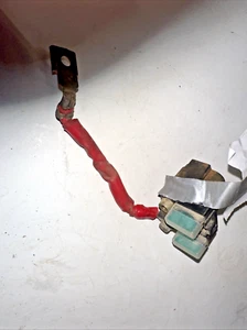 OEM YAMAHA ROADSTAR 1700 POWER RELAY & FUSE HOLDER TERMINAL - Picture 1 of 3