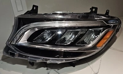 Faro LED lateral izquierdo Mercedes Benz Sprinter 2019-2024 A9109067500 OEM Foto 1 de 4