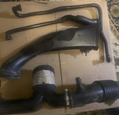 2014 - 2020 JAGUAR F-TYPE 3.0L UPPER ,LOWER DUCTS,SILENCER,VAC.TUBS,AIR INTAKE - Image 1 of 4