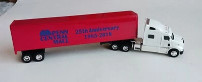 PETERBILT 387 CONV. CAB  SEMI-TRUCK W/ LIBERTY CLASSIC PENN CENTRAL MALL TRAILER - Image 1 of 4