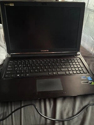 Portátil Gaming Gigabyte (Amarillo)-P25V2  Foto 1 de 4