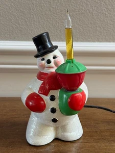 BETHANY LOWE BRUCE ELSASS KERAMIK GLITZERND WEIHNACHTEN SCHNEEMANN LICHT MIT GLÜHBIRNE 8,5" - Bild 1 von 10
