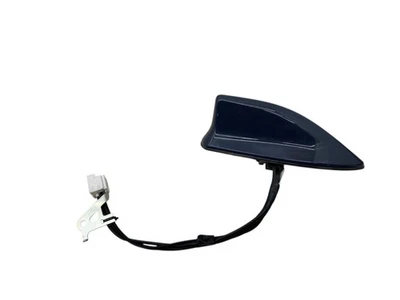 TOYOTA GRAND HIGHLANDER RADIO ANTENA ALETA DE TIBURÓN 2024 | NUBE DE TORMENTA *ARAÑAZOS* 23 K Foto 1 de 4