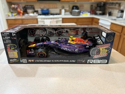 Maisto Red Bull Racing RB19 Sergio Pérez #11 - 1:10 RC Car - Vegas - F1 - NEW - Image 1 of 4