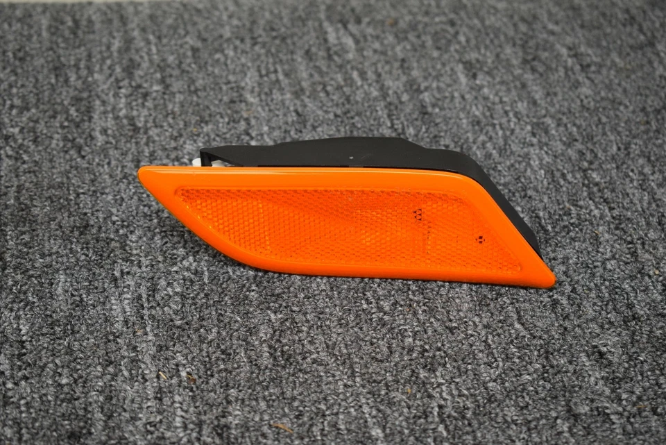 Mercedes Benz C250C 2012 marcador lateral derecho en parachoques OEM de fábrica Foto 1 de 4