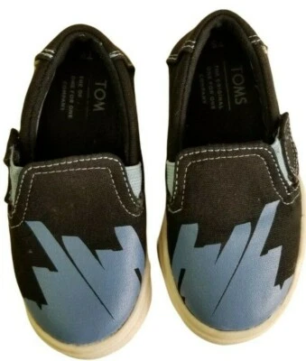 Zapatos sin cordones TOMS para bebés niños pequeños talla 5 de lona azules negros Foto 1 de 4
