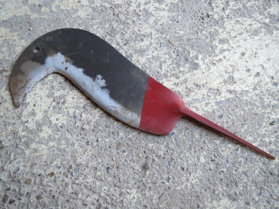 Ancienne lame de serpe à ébrancher type serpette maconnaise neuve quincaillerie - Photo 1/1