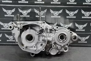 2002 SUZUKI RM250 K2 OEM LEFT ENGINE MOTOR CRANKCASE CRANK CASE - Picture 1 of 15