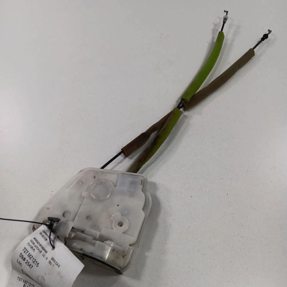 Cerradura de pestillo de puerta trasera izquierda Mazda CX-5 2016 2015 2014 2013 Foto 1 de 4