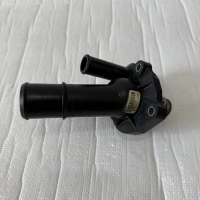 2012-2018 Ford Focus 2,0 л 4 цилиндра термостат корпус 4M5G-GA-LF6K - Изображение 1 из 4