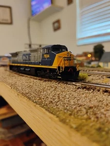 N Scale CSX Dash 8-40cw Atlas, DCC - Picture 1 of 8