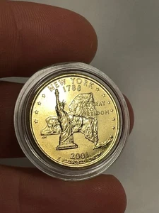 America Quarter Dollar 2001 Gold With Capsule (10-45) - Picture 1 of 3