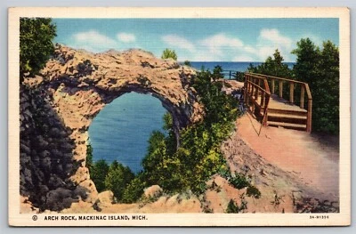 MI Mackinac Island Arch Rock Old Linen Vtg Postcard View Unused - Image 1 of 3