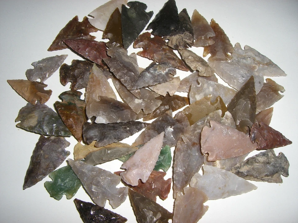100 arrowheads points de fleche flecha freccia 2-4cm reproductions - Image 1 of 1