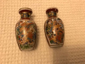 2 kleine Satsuma Knospenvasen, Geisha und Vögel Transfer Designs, Vintage Japanisch - Bild 1 von 7