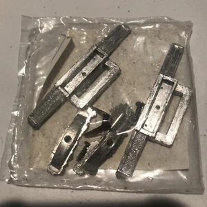 Spur O Teile Walthers C254 Personenwagen Endschweller Puffer 623300 NOS Metall - Bild 1 von 4
