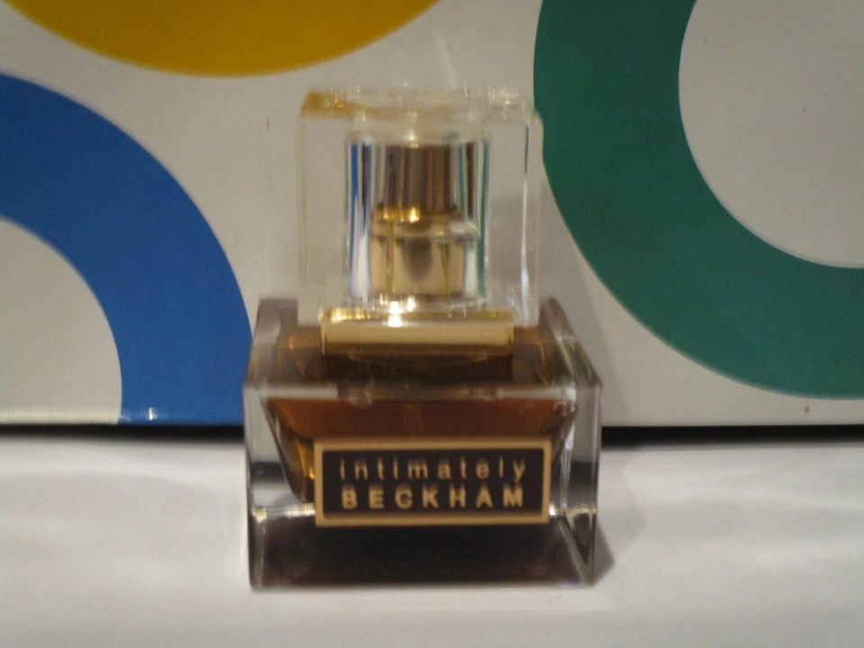 BECKHAM ~ SPRAY EAU DE TOILETTE ÍNTIMAMENTE BECKHAM ~ 0,5 OZ Foto 1 de 1