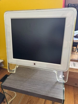 Vintage 2001 Apple Studio Display M7649 for Power Mac G4 17” LCD Monitor Working - Image 1 of 4