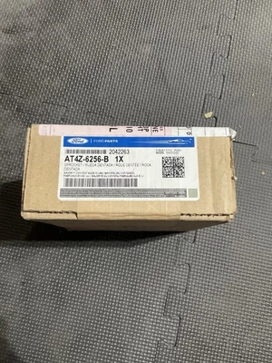 Piñón de árbol de levas de distribución de motor Ford original AT4Z-6256-B Foto 1 de 3