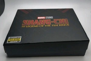 MARVEL Studios COLLANA HANG-CHI & ANELLO BRACCIALE Glow-In-The-Dark - ESCLUSIVO - Foto 1 di 6