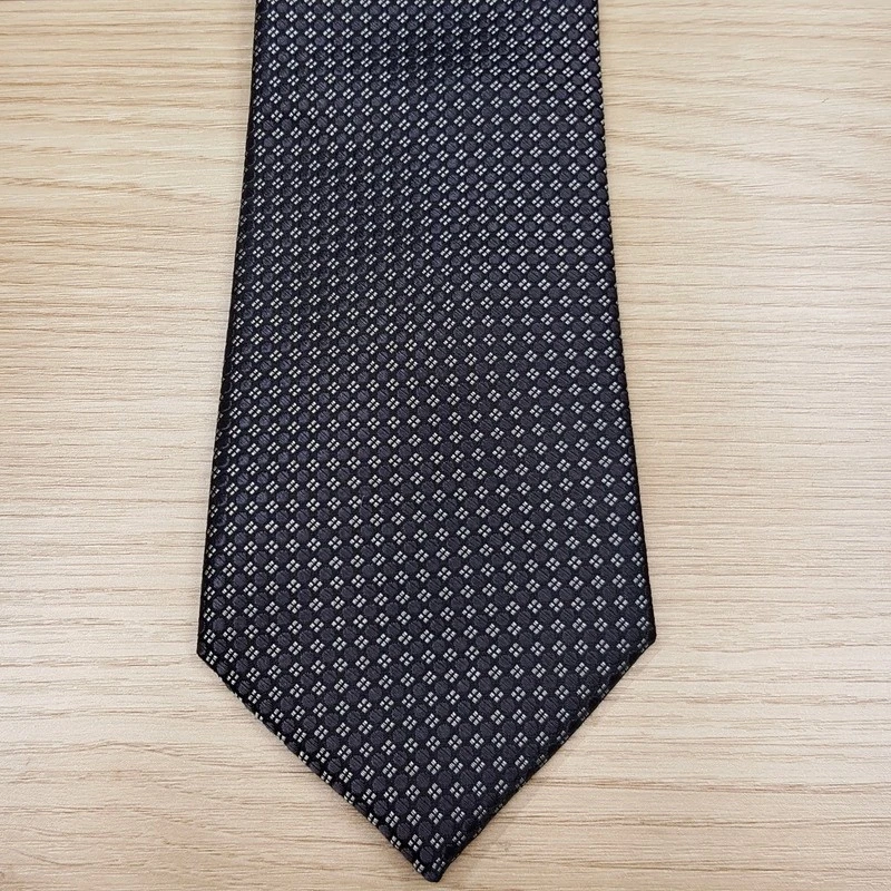 BLOOMINGDALES TIENDA PARA HOMBRES Corbata para Cuello Negra Micro Punto Geométrico Clásica 100% Seda Foto 1 de 4