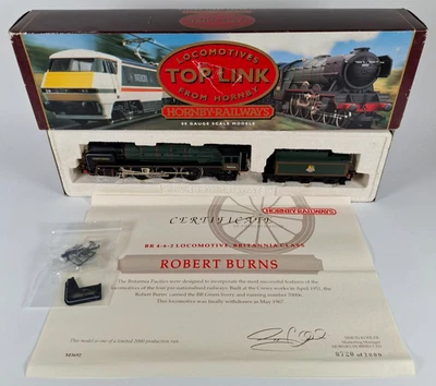 Hornby R242 Britannia Class 4-6-2 Robert Burns 70006 in BR Green Limited Edition - Image 1 of 4