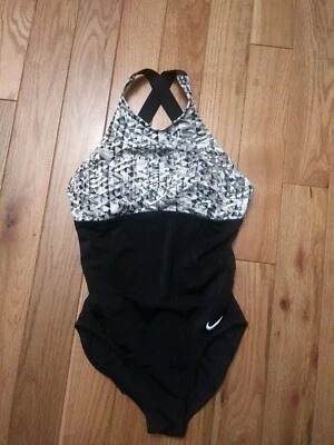 Traje de baño de una pieza Nike a rayas brezo espalda cruzada para mujer pequeño negro blanco Foto 1 de 4