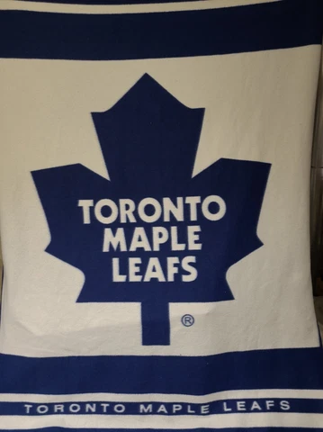 Toronto Maple Leafs 43" x 56" Lightweight Fleeces Throw Blanket Cover