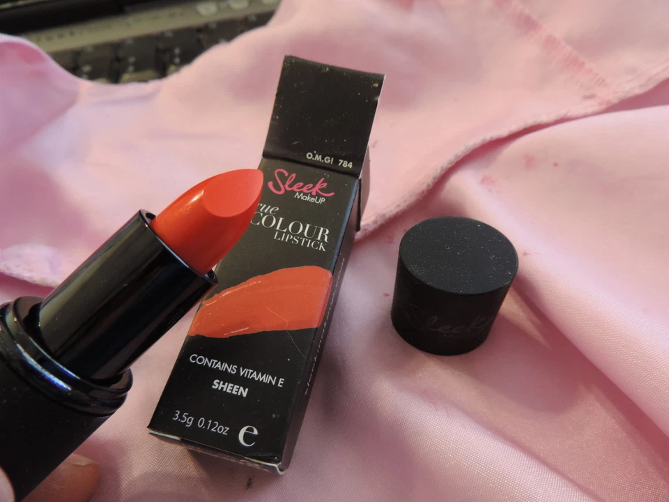 Sleek Makeup Make Up True Colour Lipstick O.M.G.! # 784 New Duo Orange Red - Image 1 of 1