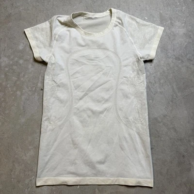 Lululemon Swiftly Tech Womens Athletic Shirt Size 12 Short Sleeve Seamless Runni - Image 1 of 4