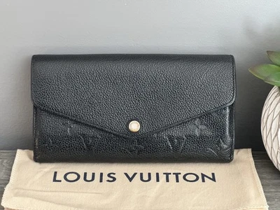 Louis Vuitton LV Monograma Sarah Cartera Larga Bolso sin asas Cuero Negro Empreinte Foto 1 de 4