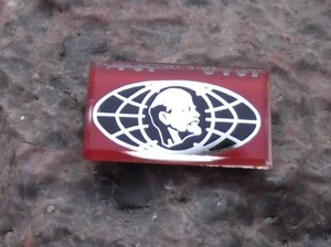 Antico distintivo spilla specchiata Vladimir Lenin sul mondo globale Unione Sovietica - Foto 1 di 2