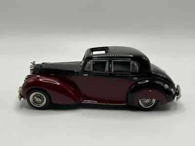 Top Marques 1/43 Scale 1953 Alvis TC 21 100 Grey Lady Open - Black/ Maroon 1618 - Image 1 of 4