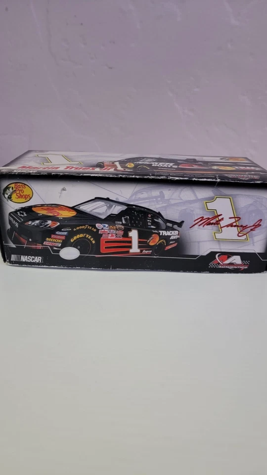 NASCAR Diecast Martin Truex Jr #1 Bass Pro Shop #3884 de edición limitada Foto 1 de 4