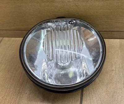 Farol de neblina lateral direito do passageiro 1996-2000 Chrysler Sebring conversível 9628910 - Imagem 1 de 2