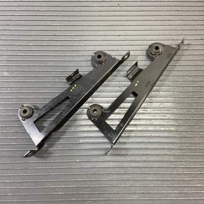 Juego de 2 soportes de radiador auxiliares delanteros izquierdo y derecho BMW M2 M3 2021-2025 OEM Foto 1 de 4