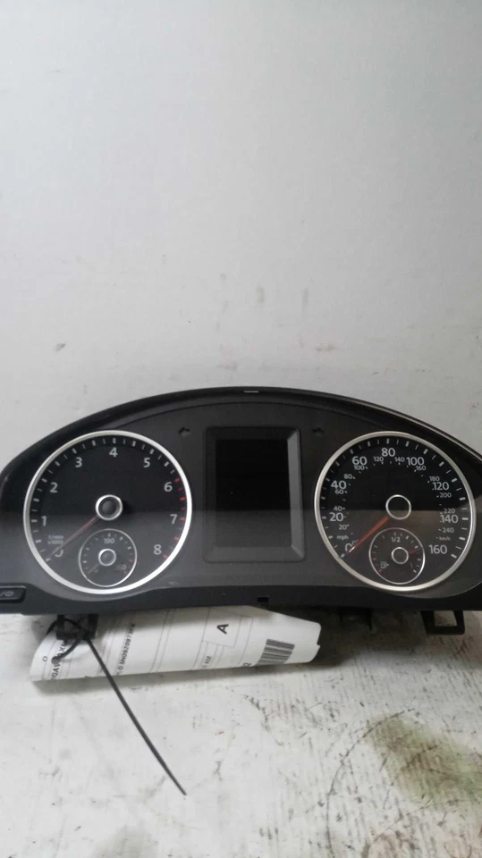 2015 Volkswagen Tiguan Speedometer Gauge OEM White 5N0920973HX 100K Miles - Imagem 1 de 4