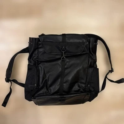 Mochila de cuero sintético negra ZARA Foto 1 de 4