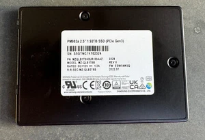 Samsung MZQLB1T9HBJR-00AAZ SSD PM983a U.2 1.92TB SSD 2.5" PCIe Gen3 MZ-QLB1T9B - Picture 1 of 2