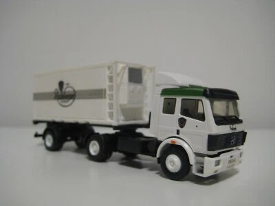 Roco H0 1573 - Camión Mercedes MB SK con semiremolque frigo "Radeberger" - Immagine 1 di 4