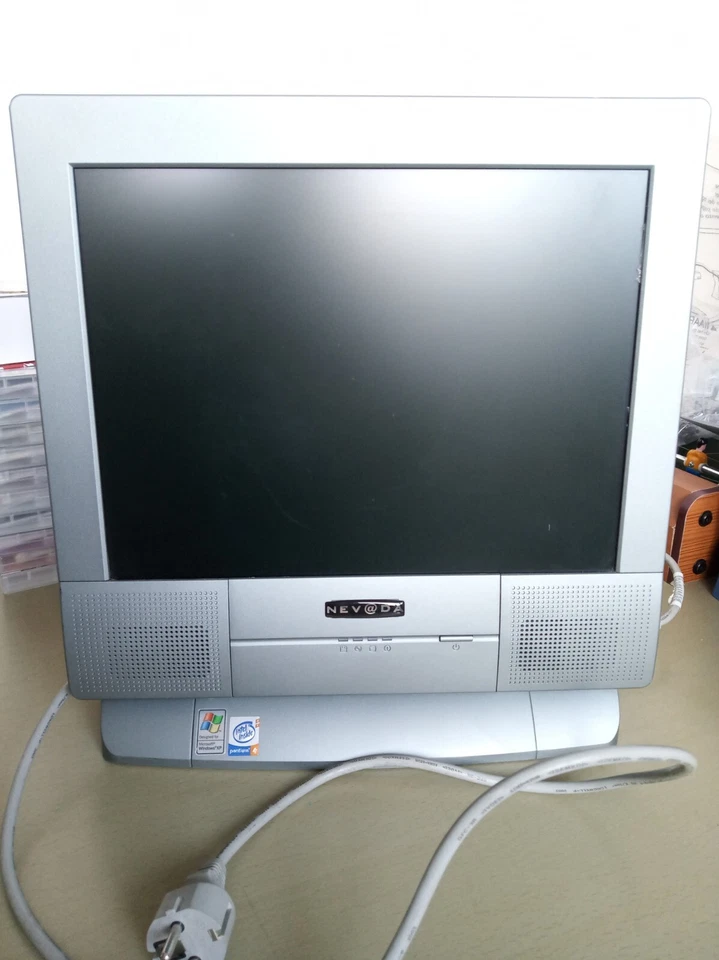 pc all-in-one nev@da Nevada Clevo L295P VINTAGE computer SENZA HDD - Immagine 1 di 4