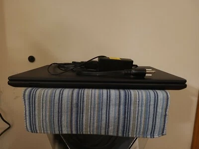 Acer Aspire ES1-111M-C37Q 12 pulgadas Notebook/La... (32 GB, Intel Celeron, 2,58 GHz, 2 GB) Foto 1 de 4