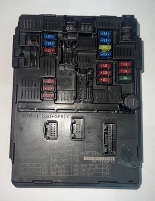 Caja de fusibles motor Nissan Versa 2013-2019 284B7 1Hr6A Foto 1 de 2