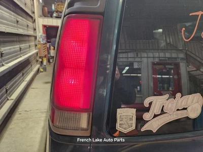 Driver Left Tail Light Fits 00-02 GMC SAVANA 1500 VAN 1286571 - Image 1 of 4