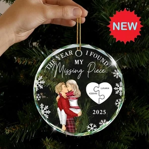 2D The year I found the missing kissing couple,Custom Couple Ornament Gift HO T - Picture 1 of 12